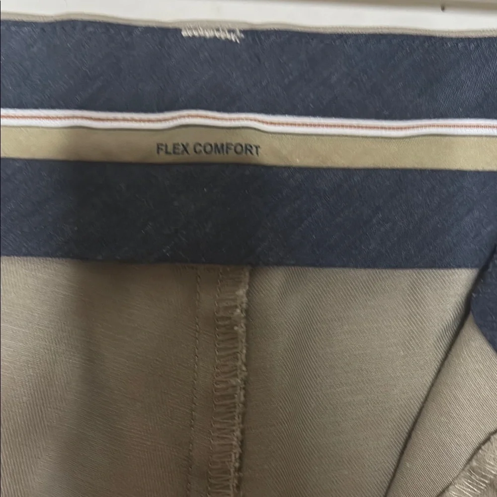Dockers Men's Khaki Chinos
